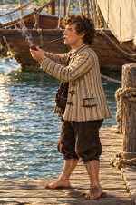 Hobbit am goldenen Hafendock.png