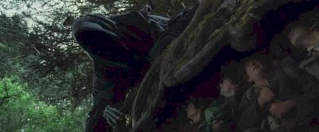 Kham&ucirc;l sensing the One Ring.