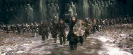 The dwarves of Erebor join the battle.